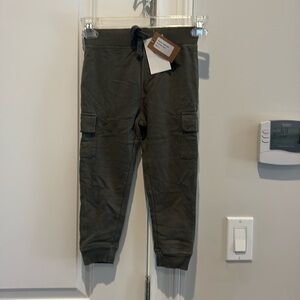 Brand new with tags boy's 100 percent cotton army green cargo joggers size 4T